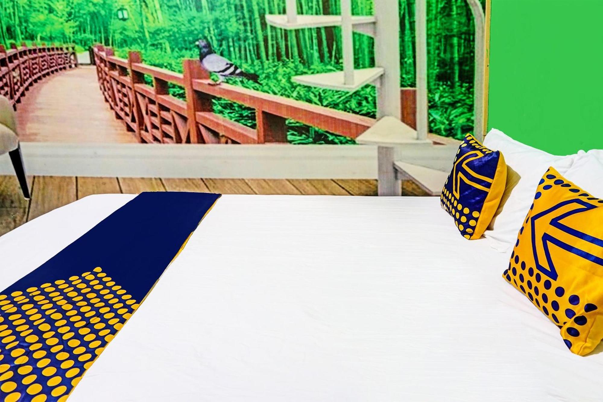 Oyo 91697 Nyaman Homestay Syariah Pare ภายนอก รูปภาพ