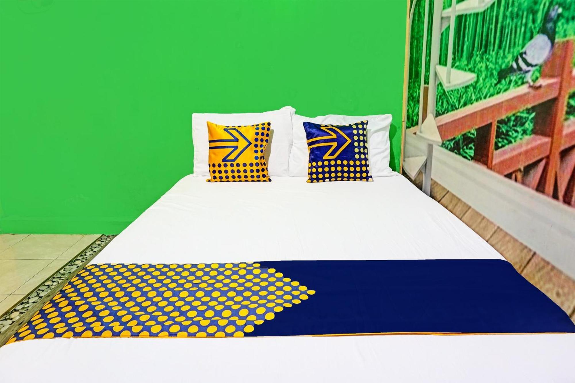 Oyo 91697 Nyaman Homestay Syariah Pare ภายนอก รูปภาพ